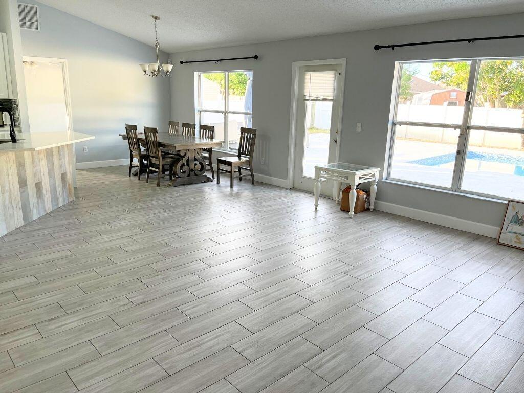 PORT ST LUCIE SECTION 25 - Residential Lease