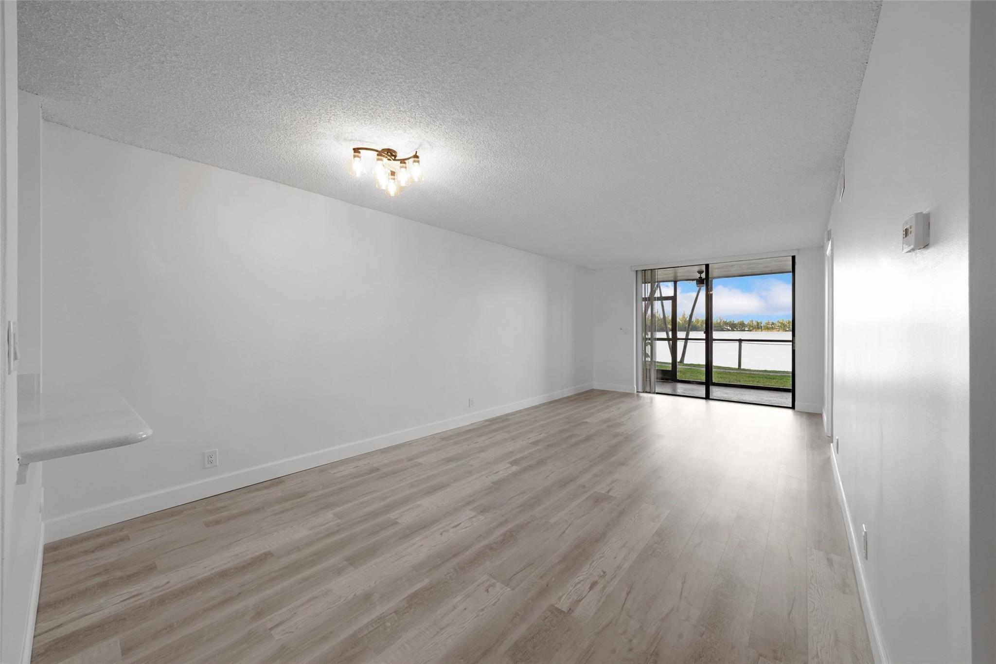 118 Lake Emerald Dr 107