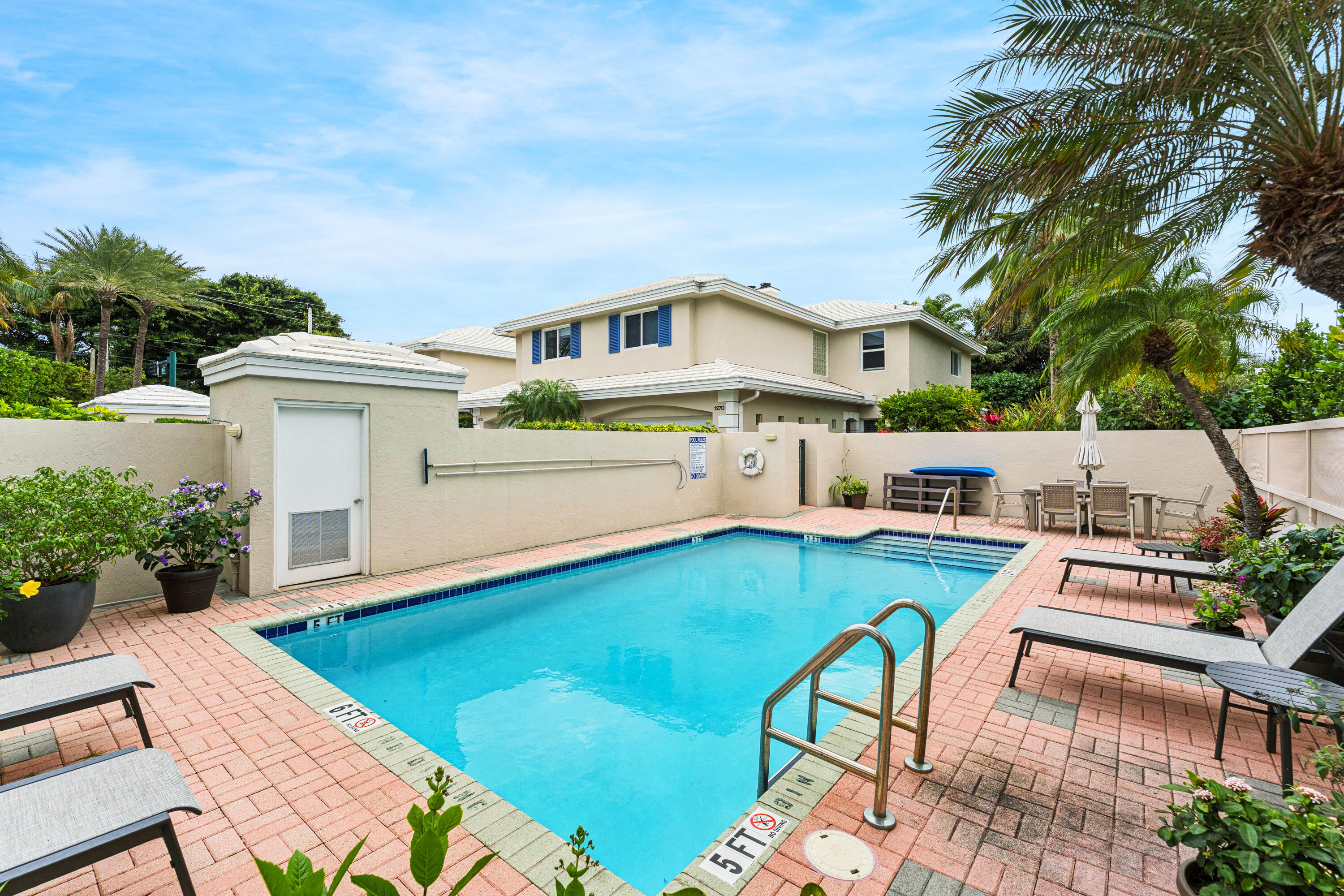 CAMBRIA CREST - Residential