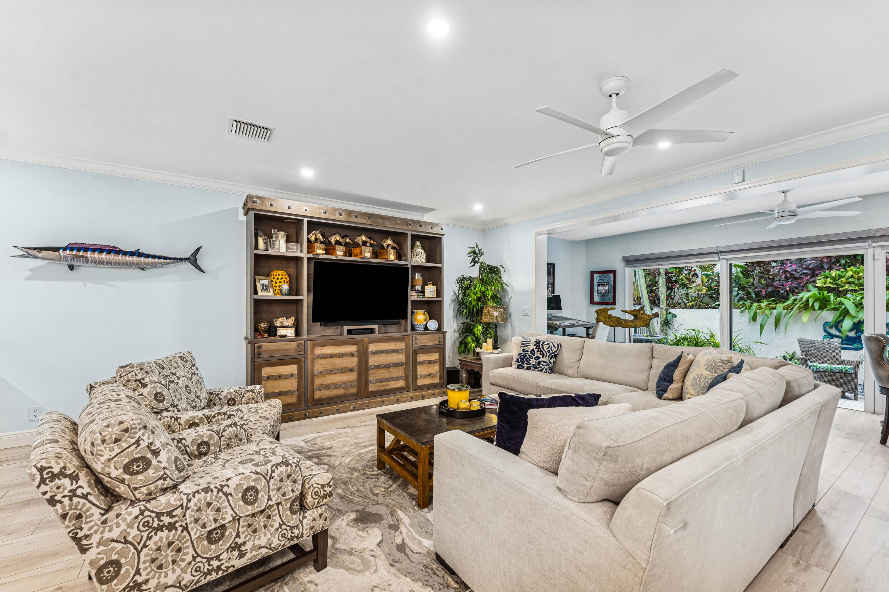 CAMBRIA CREST - Residential