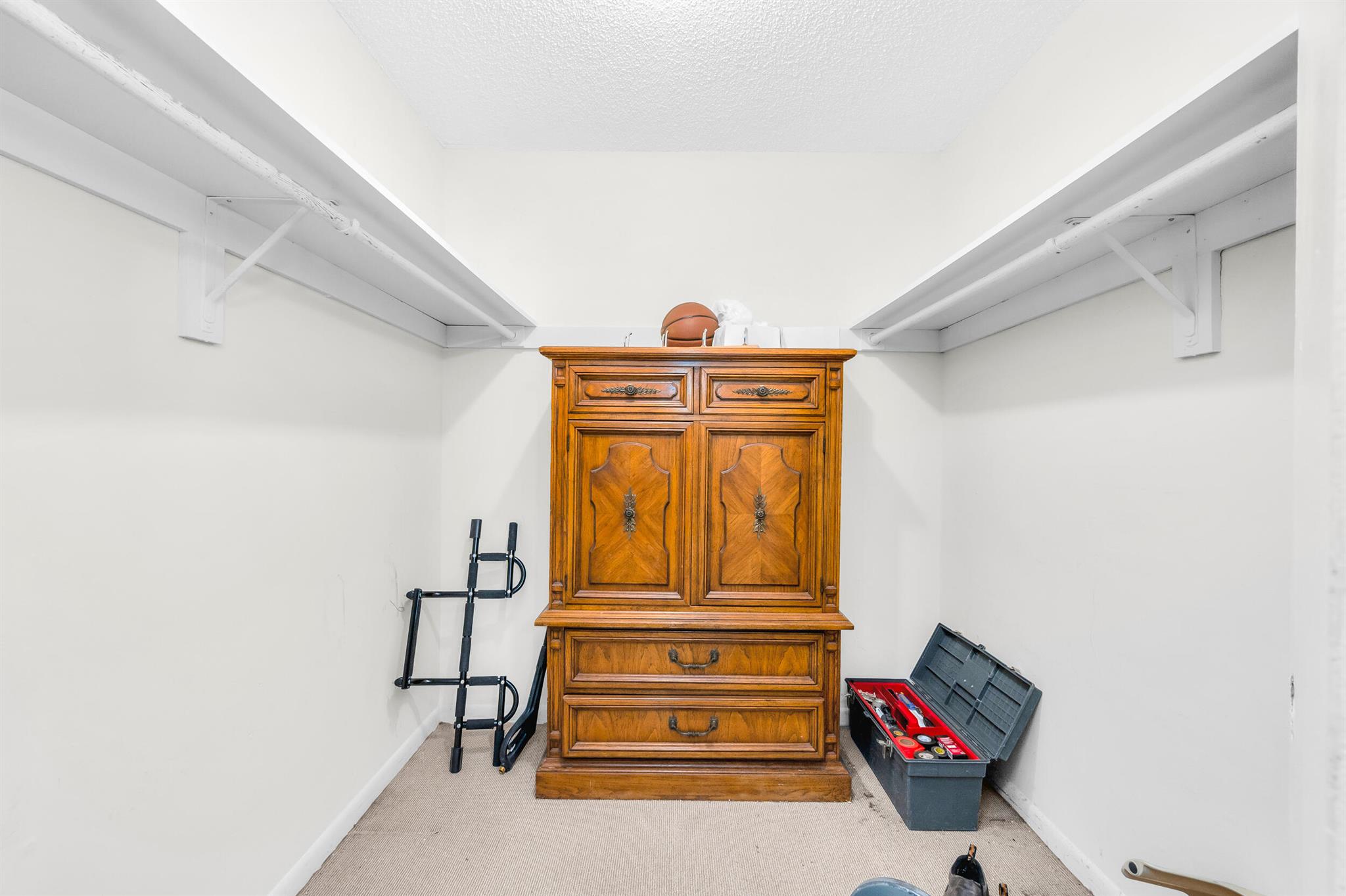 KIRK ESTATES - Residential