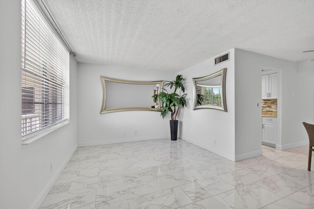 Photo of 1131 SE 4th Street #206, Boynton Beach, FL 33435 (MLS # R11117134)