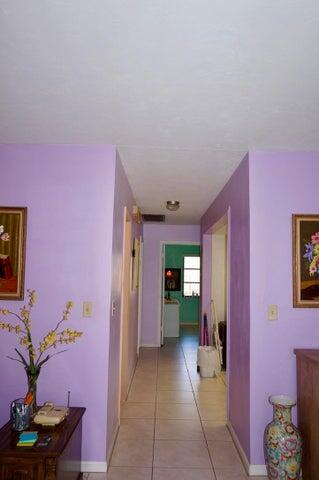 1716 Barton Court