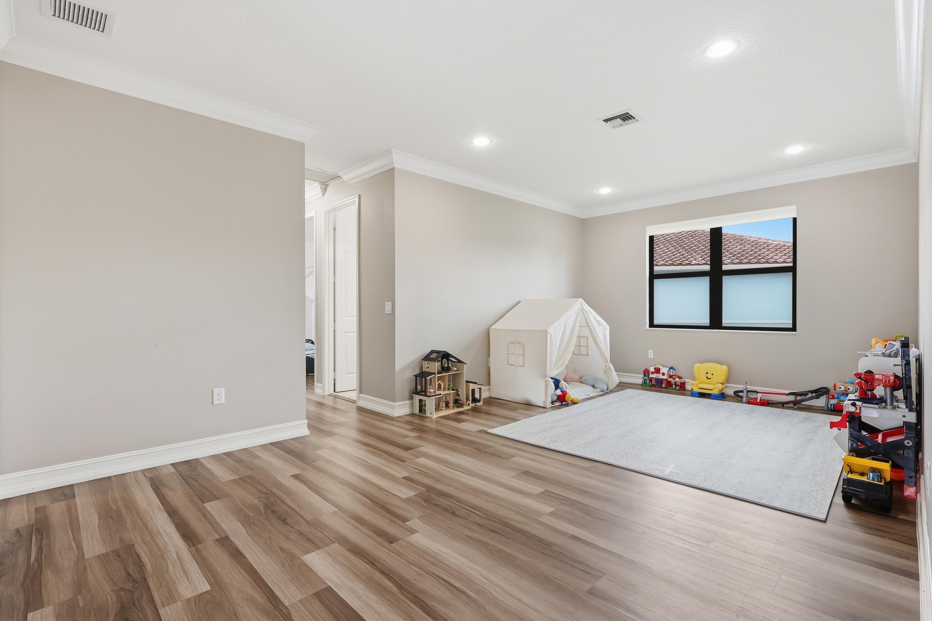 TRAILS AT CANYON - Residential