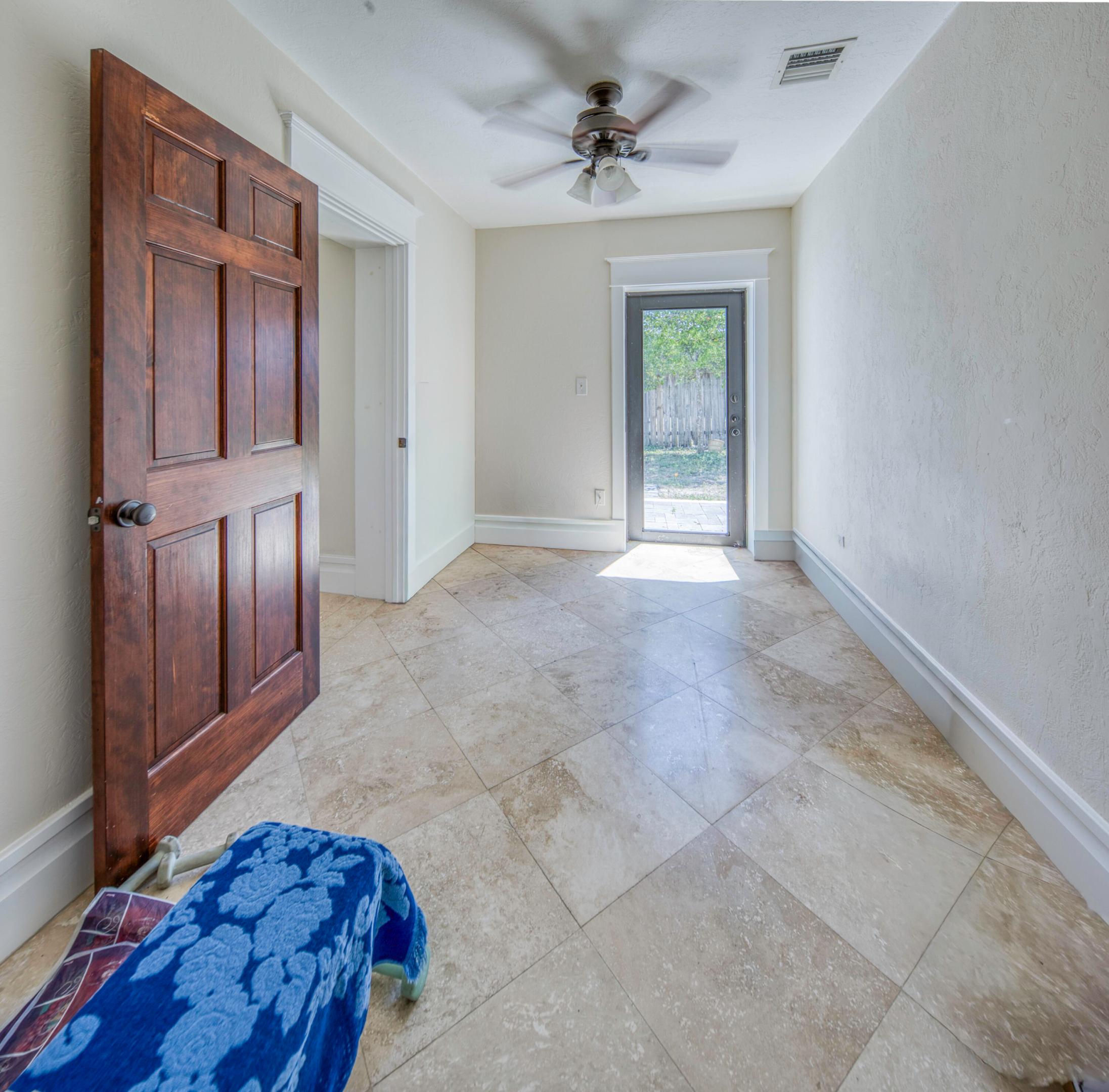 LAKE WORTH TOWN OF - Residential