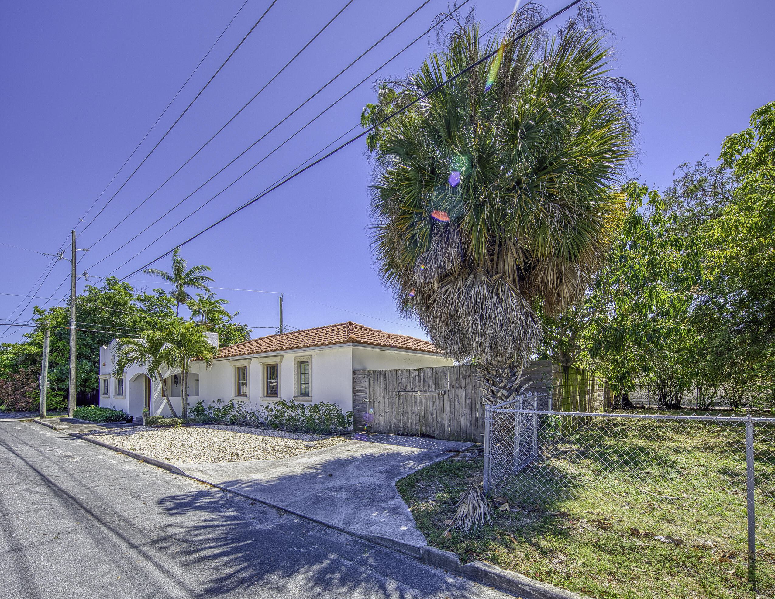 LAKE WORTH TOWN OF - Residential