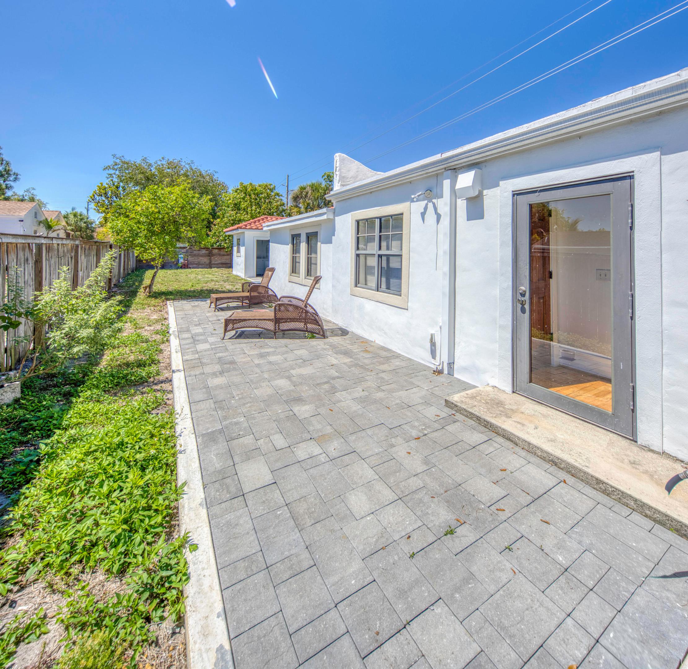 LAKE WORTH TOWN OF - Residential