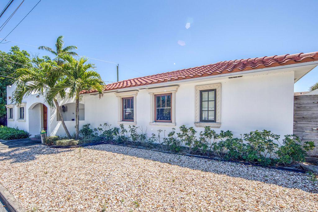 Photo of 711 12th Avenue N, Lake Worth Beach, FL 33460 (MLS # B26005796)