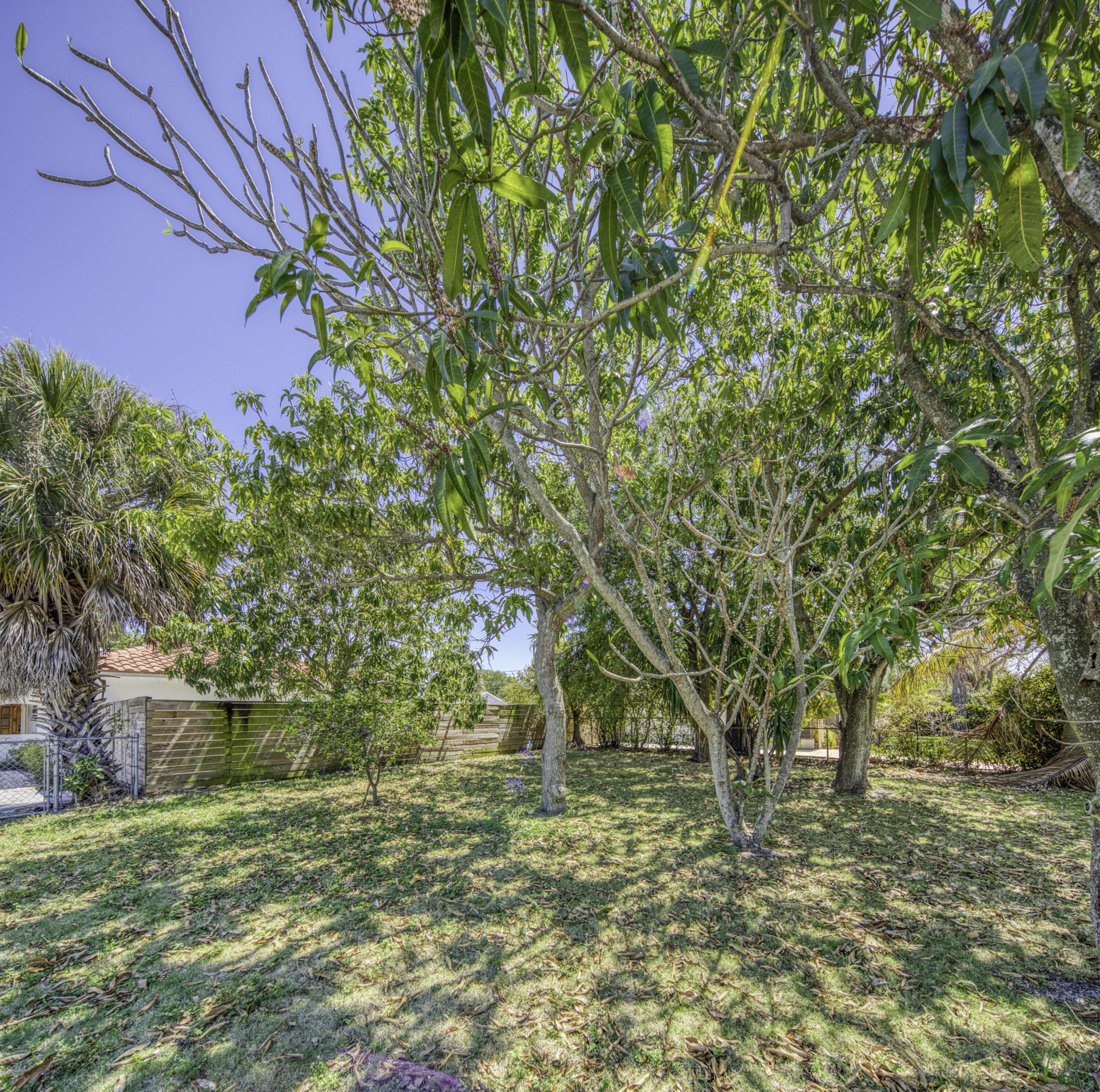 LAKE WORTH TOWN OF - Residential