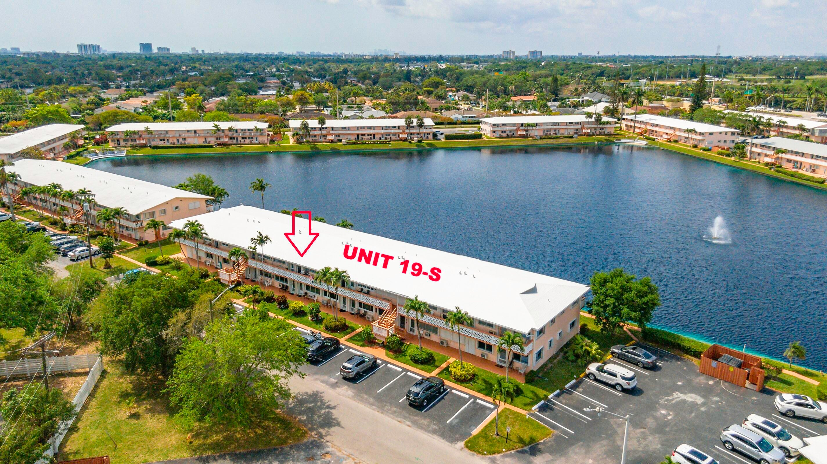 View photos, virtual tours, details... 900 SW 10th Terrace 19S