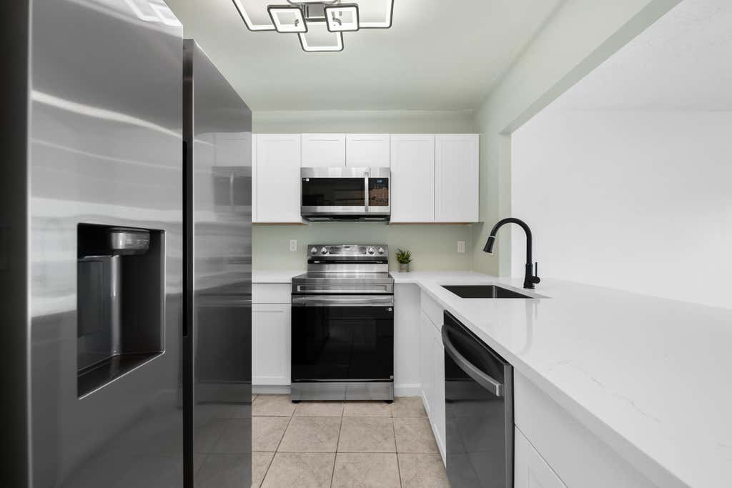 Photo of 600 SE 2ND Avenue #K22, Deerfield Beach, FL 33441 (MLS # B26059441)