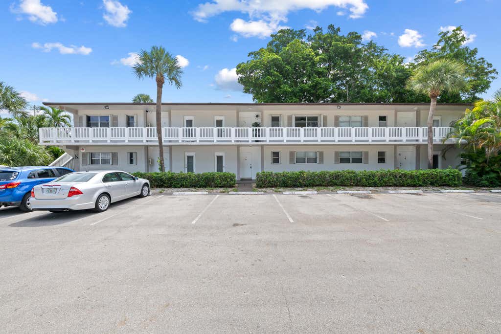 Photo of 600 SE 2ND Avenue #K22, Deerfield Beach, FL 33441 (MLS # B26059441)