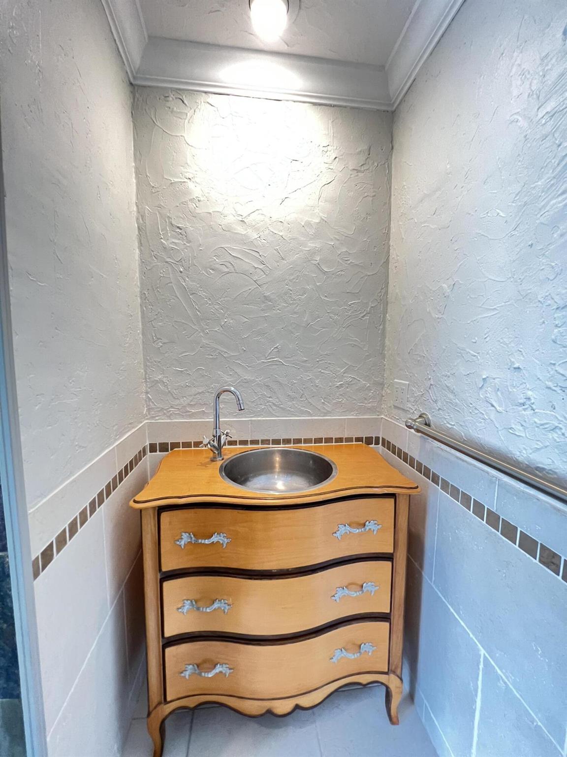 KINGSLAND PINES - Residential Lease