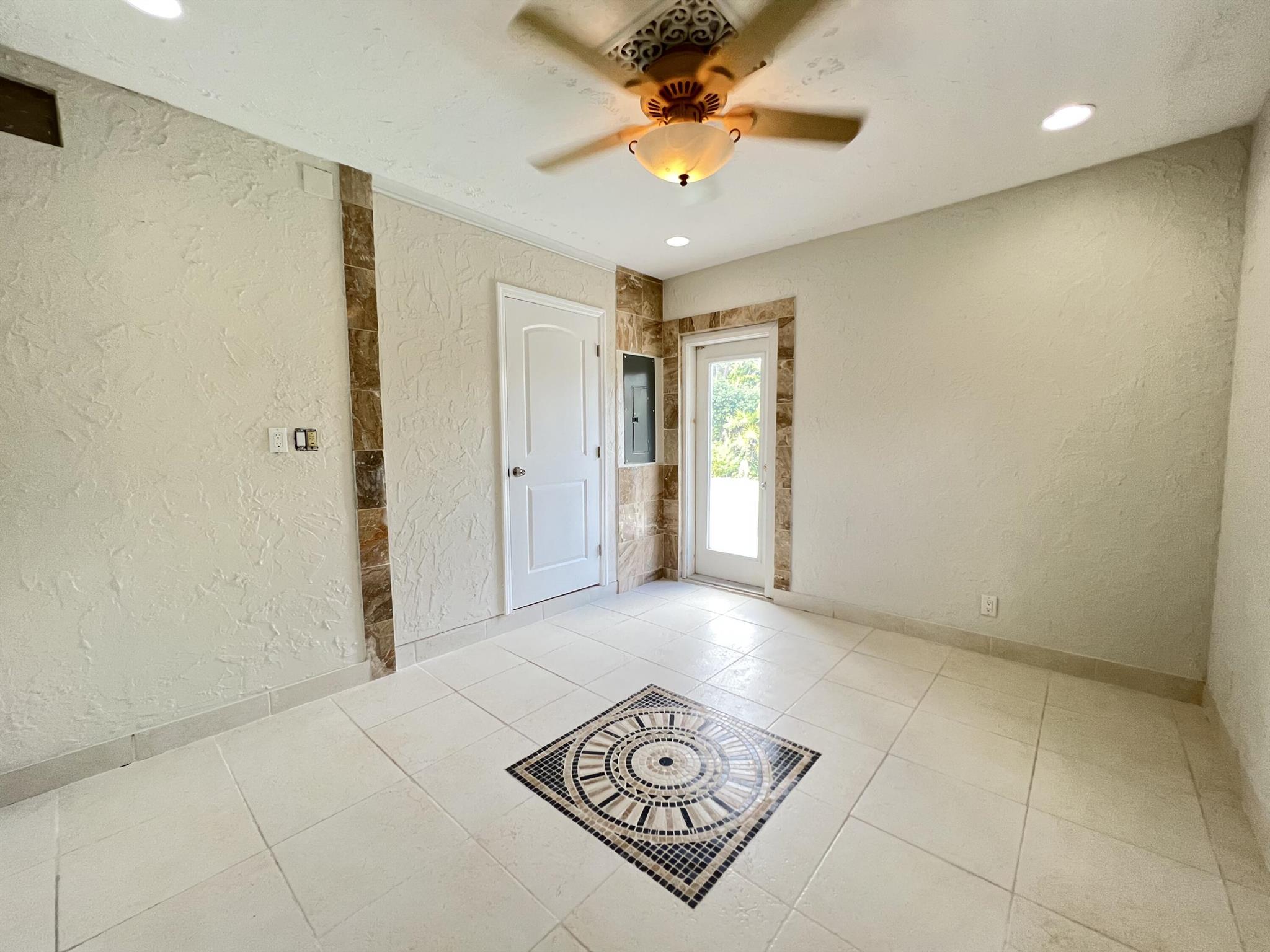 KINGSLAND PINES - Residential Lease