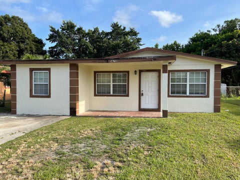 Photo of 2801 AVENUE E, Fort Pierce, FL 34947 (MLS # B26065408)
