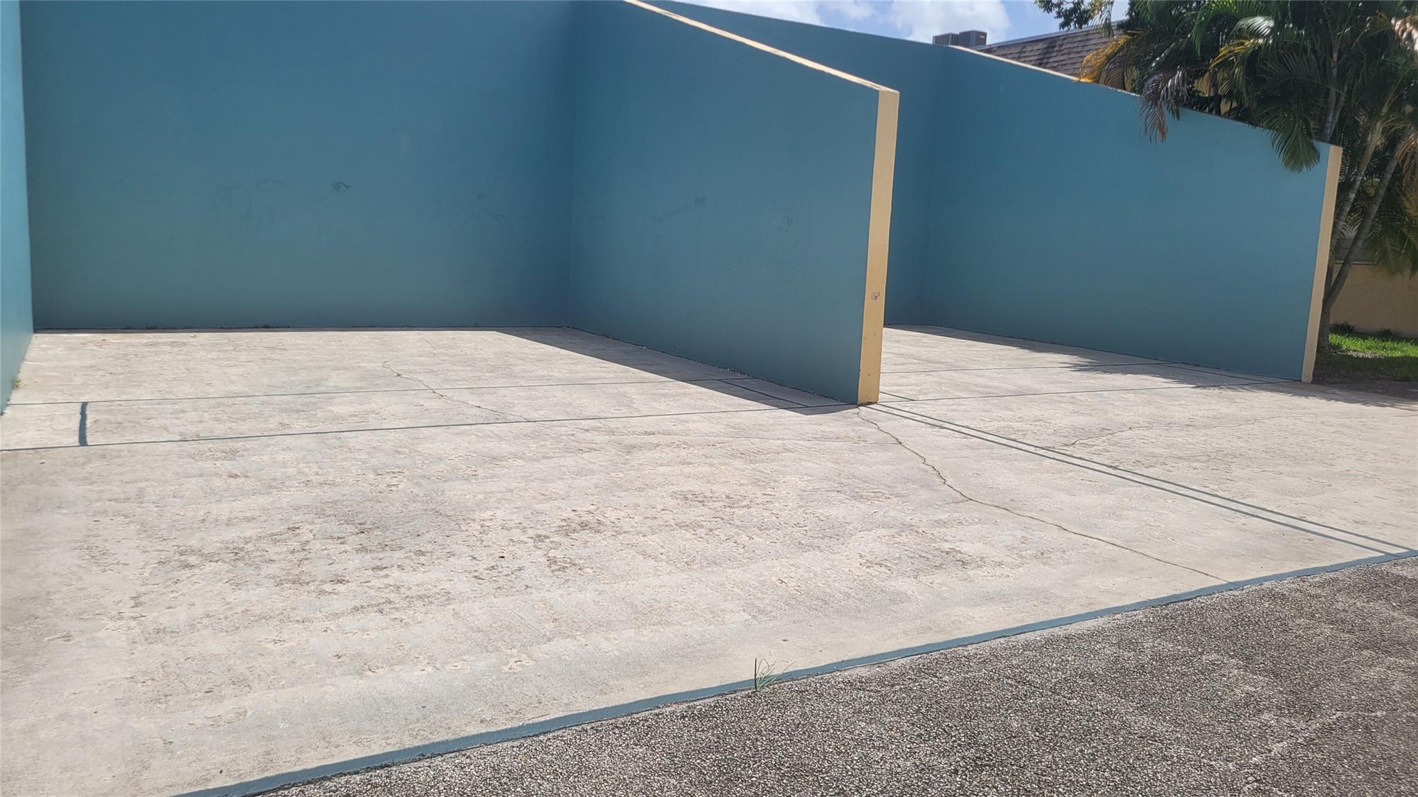 Village Park At Oakland C - Residential Lease