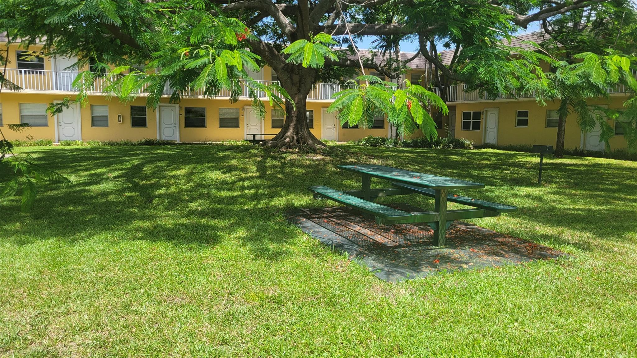 Village Park At Oakland C - Residential Lease