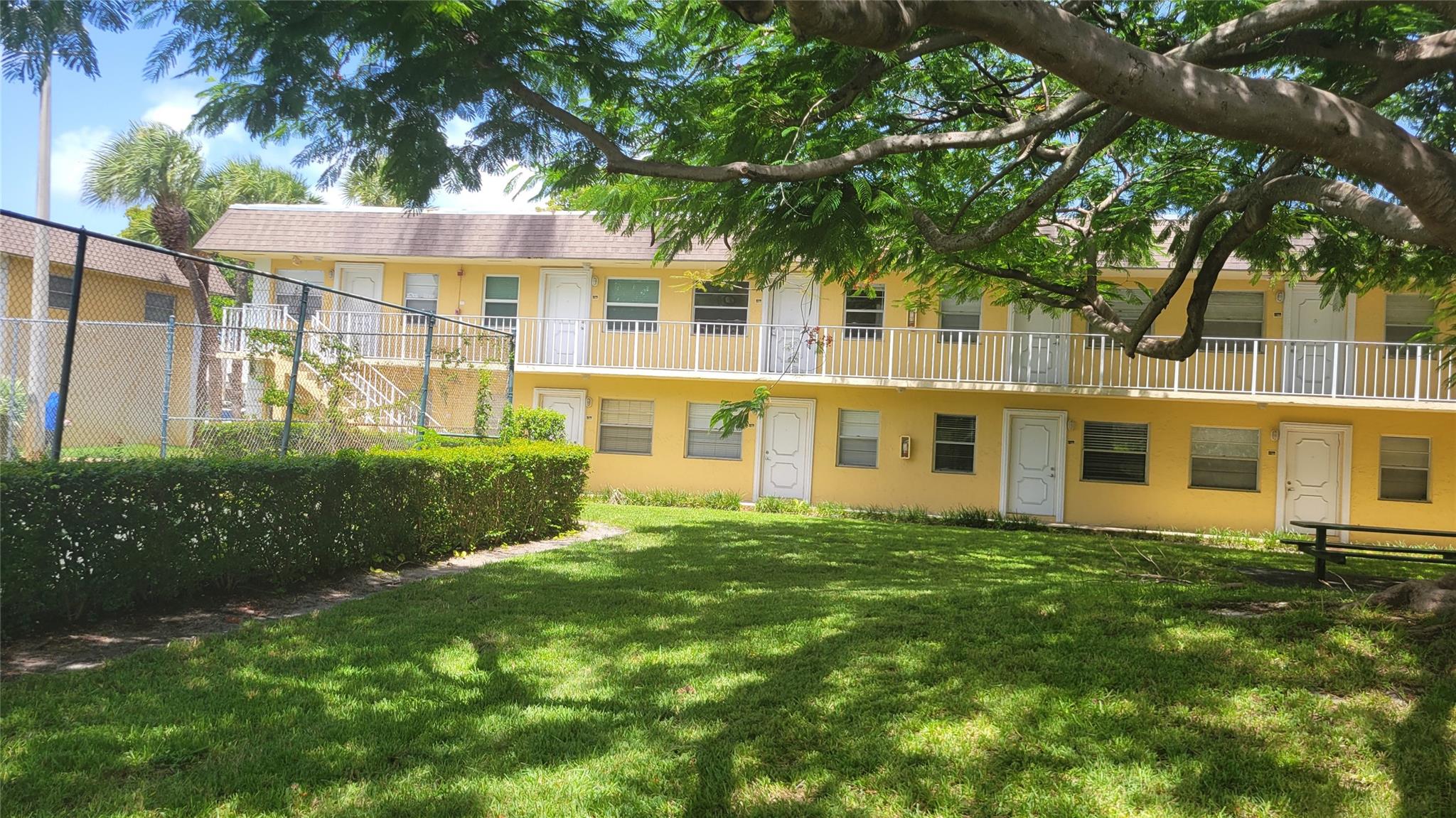 Village Park At Oakland C - Residential Lease