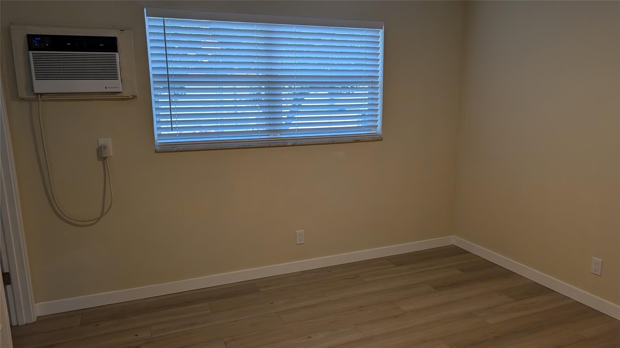 Village Park At Oakland C - Residential Lease