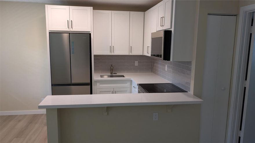 Totally Remodeled One Bedroom. New Kitchen New Bath New Appliances New laminate wood flooring. Impact Windows. Great Location Walk to Publics , Gym ,Shoppes and Restaurants. One Assigned Parking Space and Plenty of Guest Spots. Small DOG MAYBE Acceptable