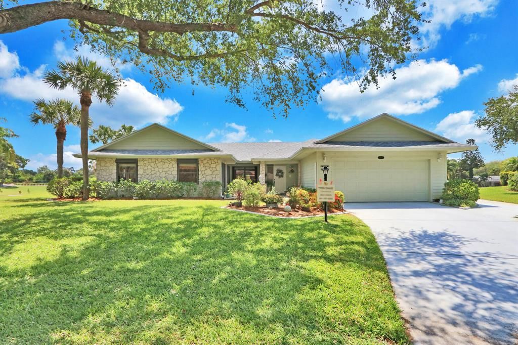 Photo of 12813 SE Royal Troon Court, Hobe Sound, FL 33455 (MLS # R10708707)