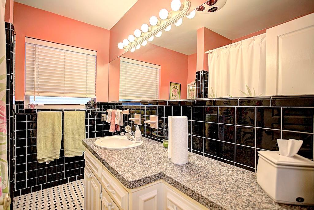 PLEASANT RIDGE - Residential Lease