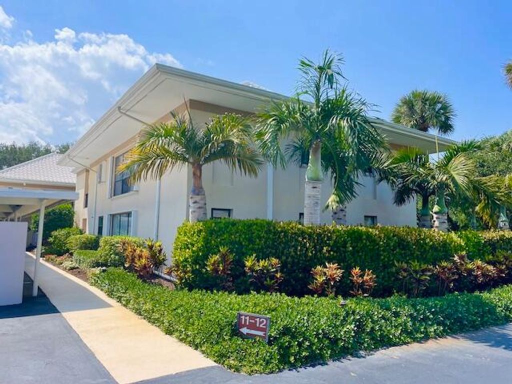 Photo of 11 SE Concourse Drive #Apt B, Jupiter, FL 33469 (MLS # R10982441)