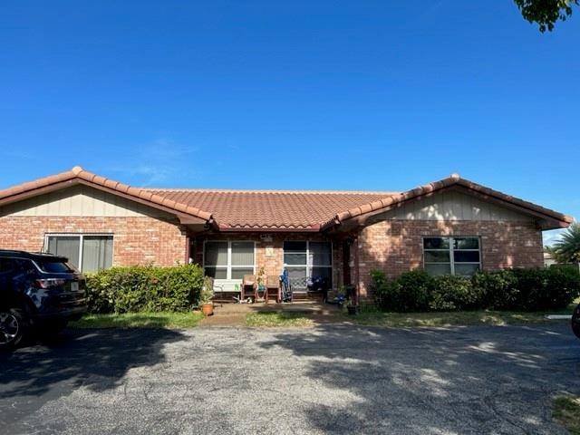 GREAT LOCATION IN HEART OF WEST CORAL SPRINGS. DUPLEX HAS 2 UNITS-- 3/2 EACH, HUGE LIVINGROOM, SEPERATE FAMILY ROOM, LAUNDRYROOM, AND SCREENED PATIO ON HUGH CORNER LOT. SPACIOUS BEDROOMS, HUGE KITCHEN, LOTS OF SPACE IN EACH UNIT. TENANTS HAVE ALOT OF STUFF IN UNITS. NEW ROOF. UPGRADED UNIT IS SOUTH UNIT IT HAS IMPACT WINDOWS AND IMPACT SLIDING GLASS DOOR. NEW STOVE, MASTER BATHROOM UPGRADED, TITLE FLOORS THROUGH OUT. BOTH UNITS HAVE NEW AC. NEW SPRINKLER SYSTEM. NORTH UNIT HAS NEW WASHER/DRYER OPEN SPACIOUS FLOOR PLAN. HUGE LIVINGROOM SEPERATE FAMILY ROOM OPEN KITCHEN, LAUNDRY ROOM AND SCREENED PATIO.