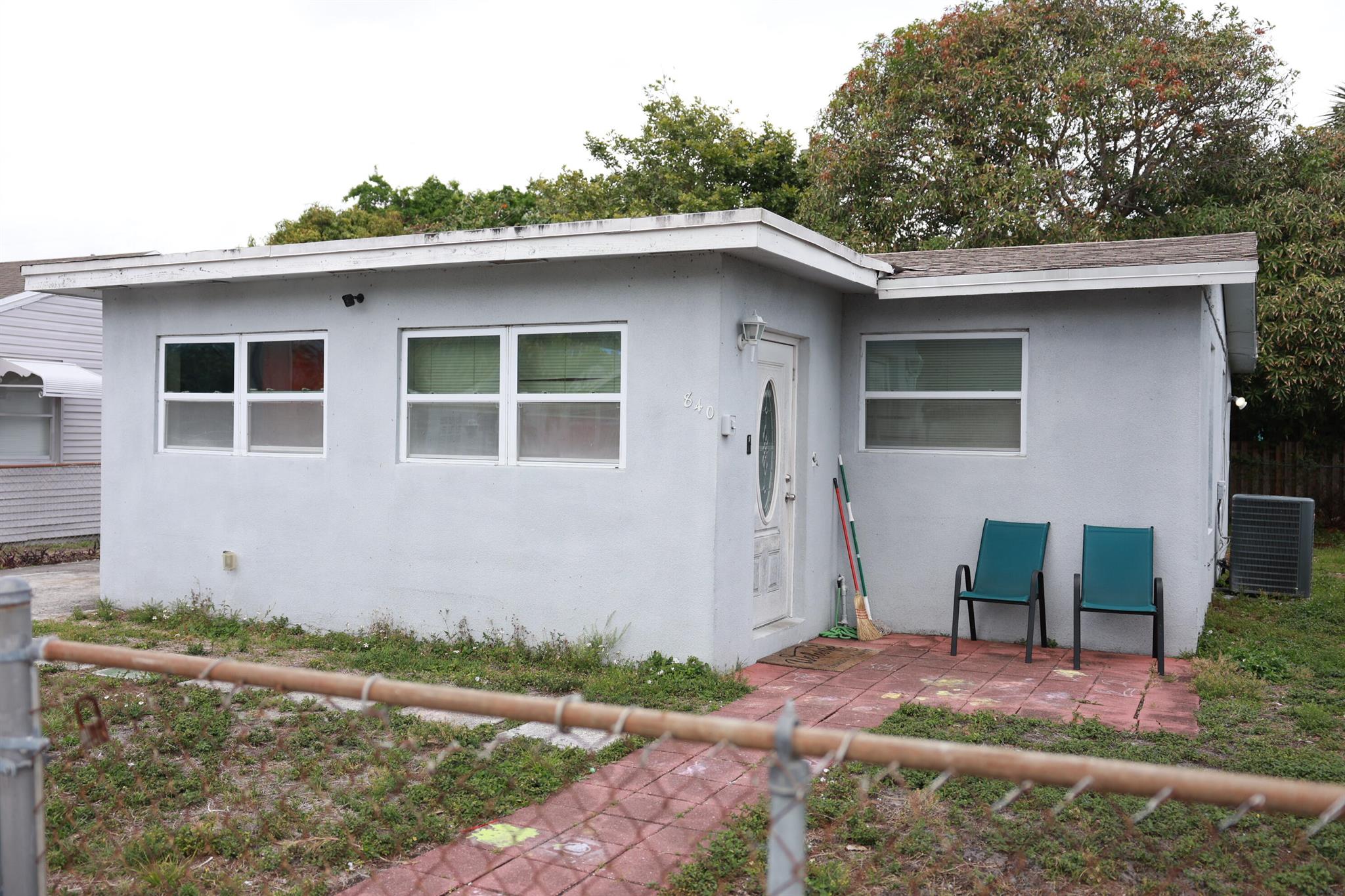 840 W 1st Street