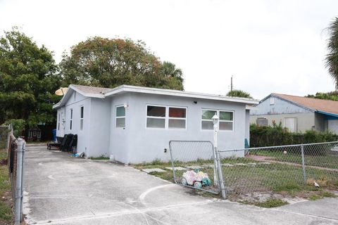 840 W 1st Street Riviera Beach FL 33404