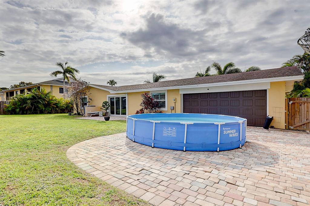 NORTH RIVER SHORES - Residential