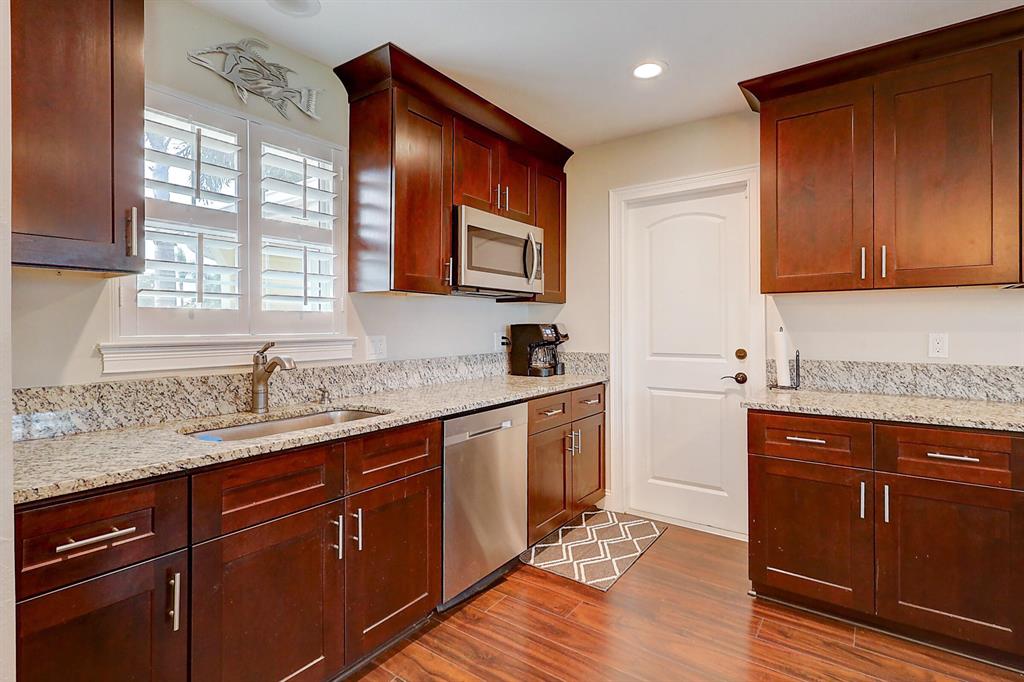 NORTH RIVER SHORES - Residential