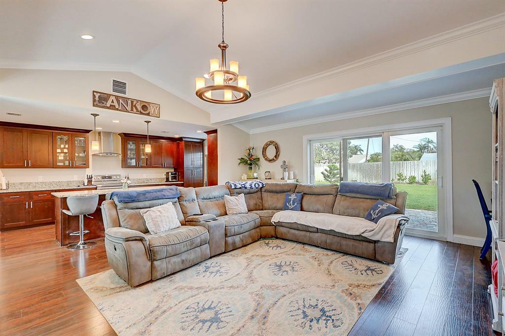 NORTH RIVER SHORES - Residential