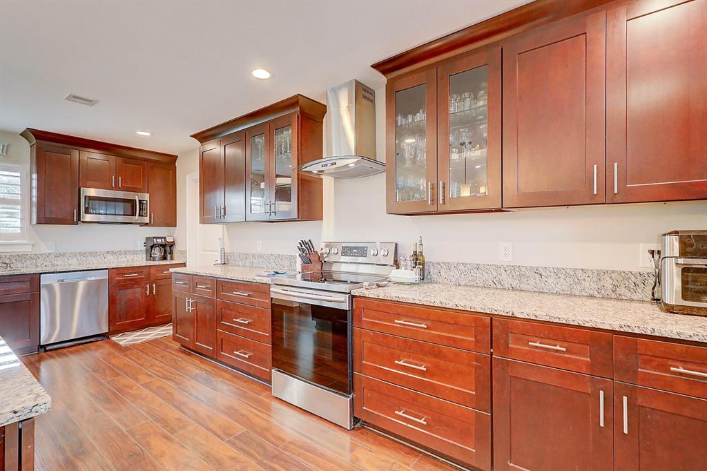 NORTH RIVER SHORES - Residential