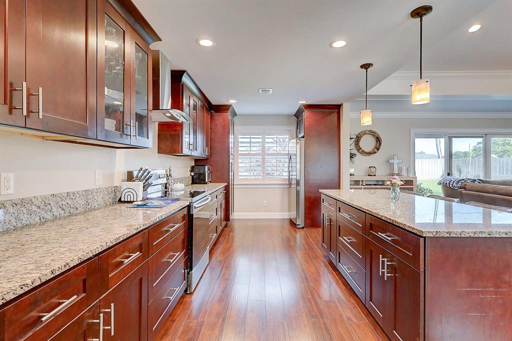 NORTH RIVER SHORES - Residential