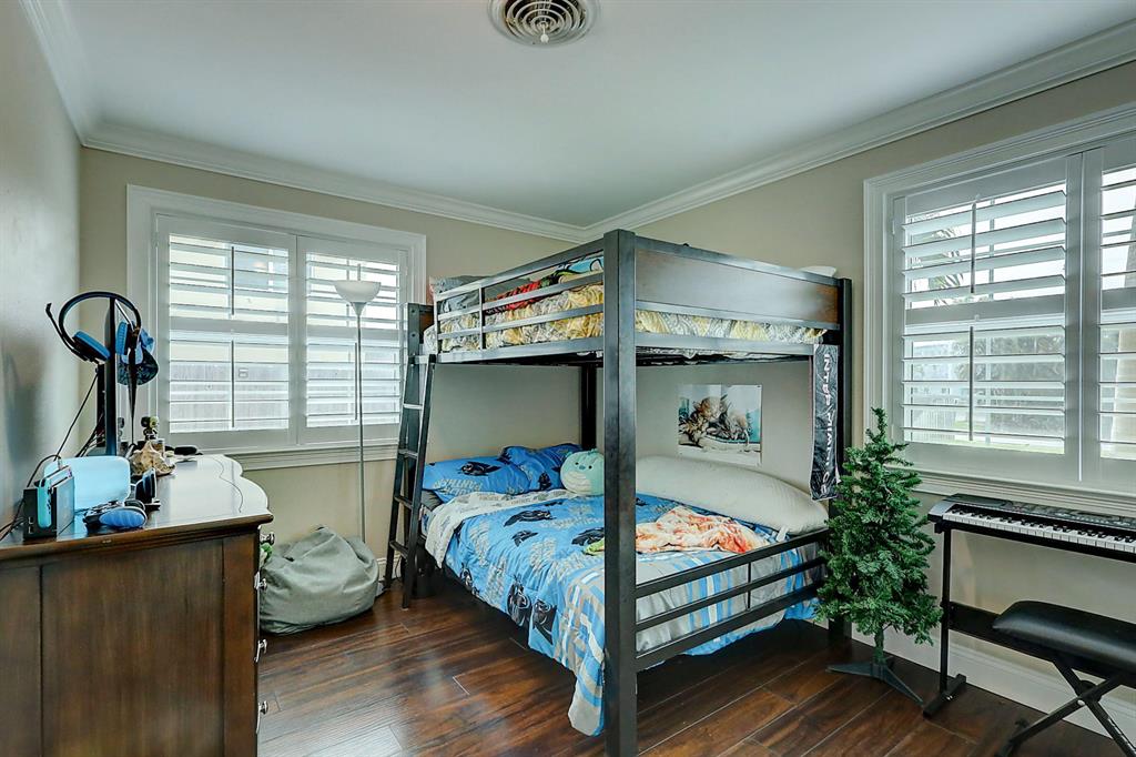 NORTH RIVER SHORES - Residential