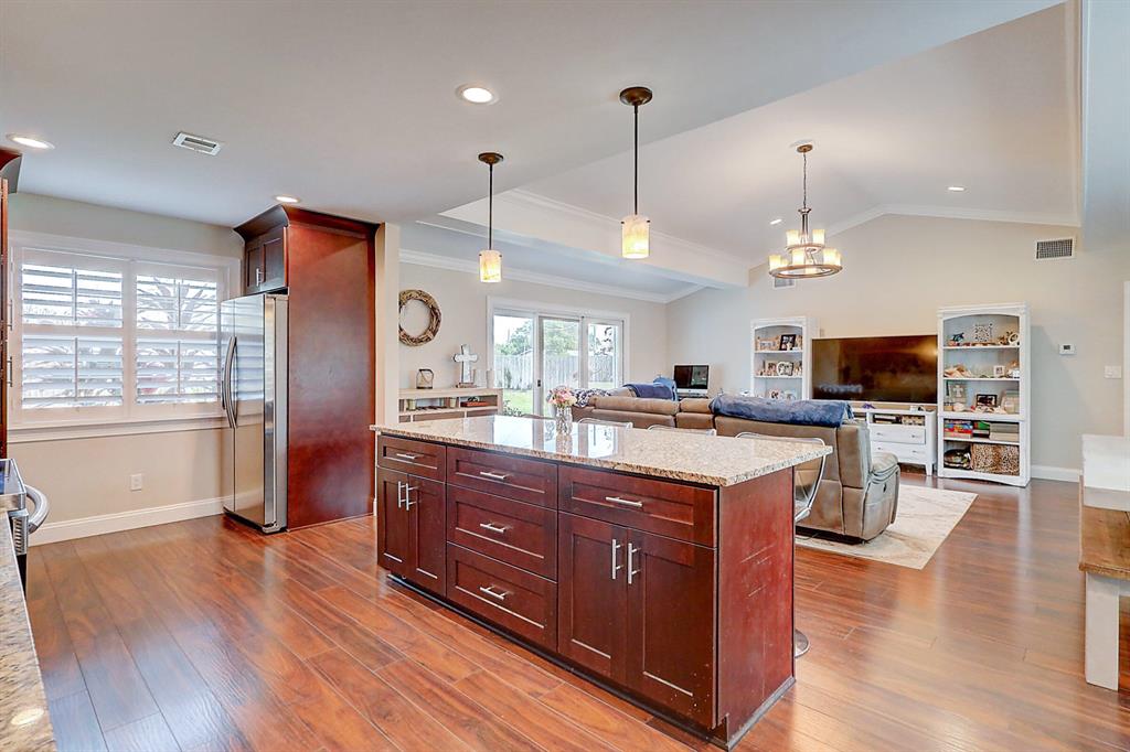 NORTH RIVER SHORES - Residential