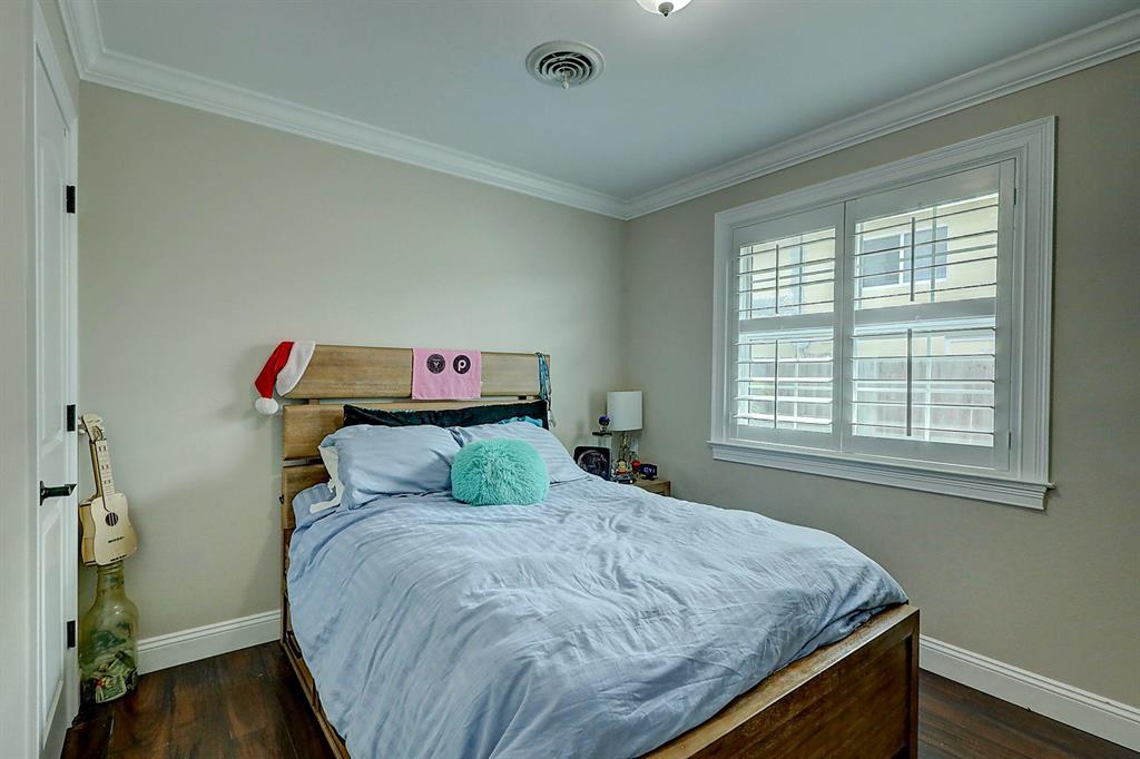 NORTH RIVER SHORES - Residential