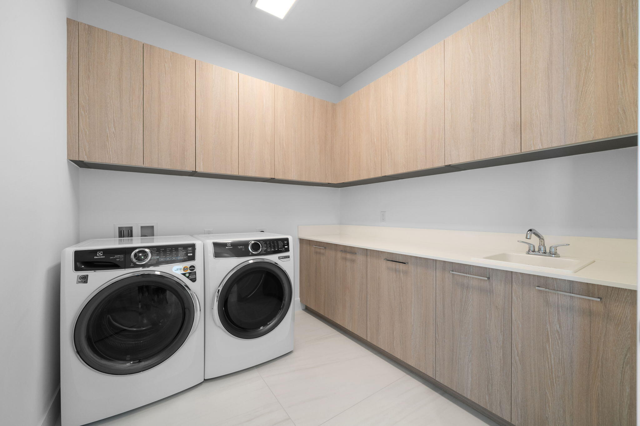 Selene Oceanfront Residences - Residential