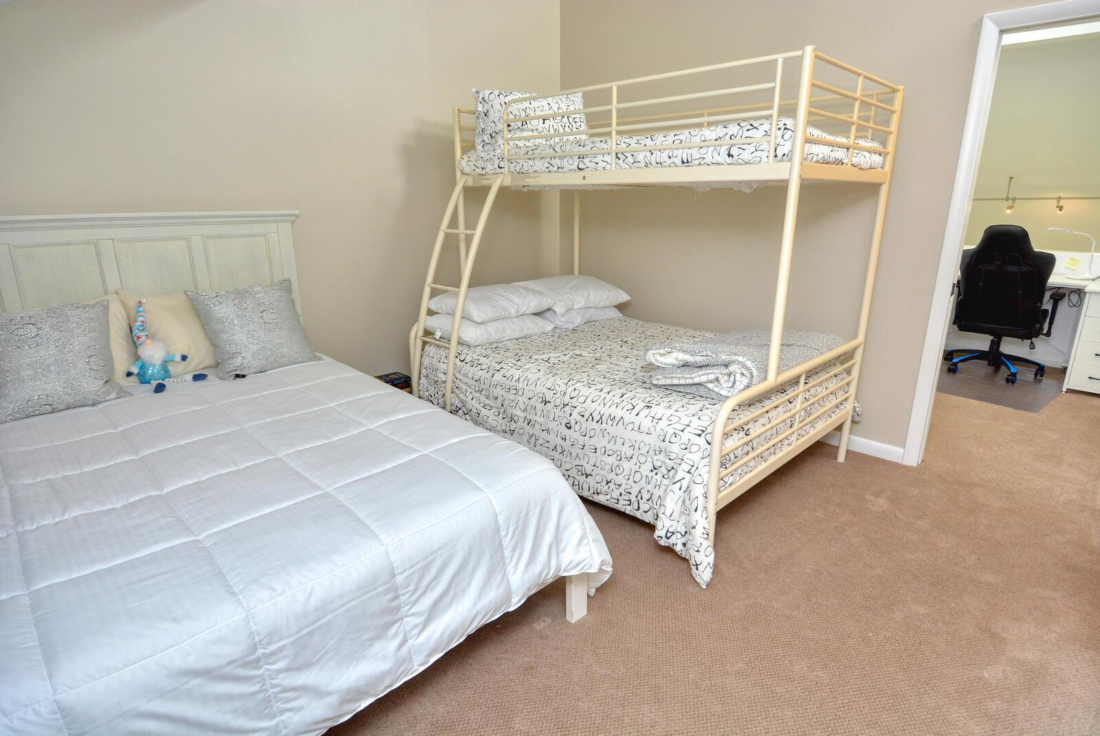 FAIRWAY VILLAS CONDO @ IR - Residential