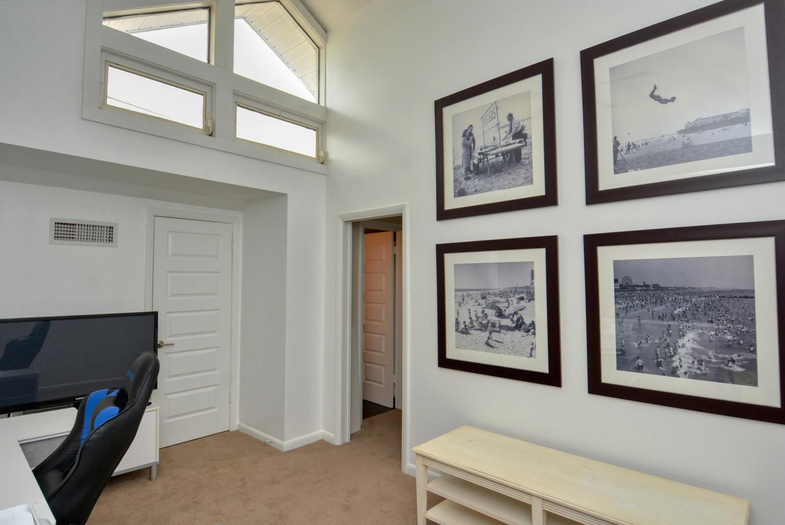 FAIRWAY VILLAS CONDO @ IR - Residential