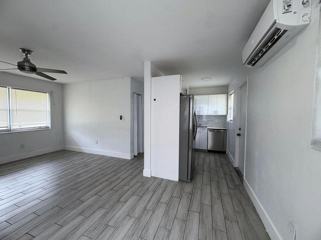 Photo of 4301 NE 6th Avenue, Deerfield Beach, FL 33064 (MLS # R11114873)