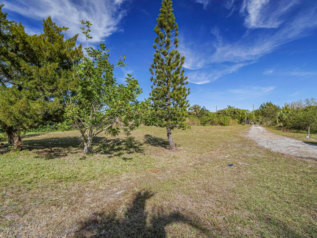 6112 SW Banks Street