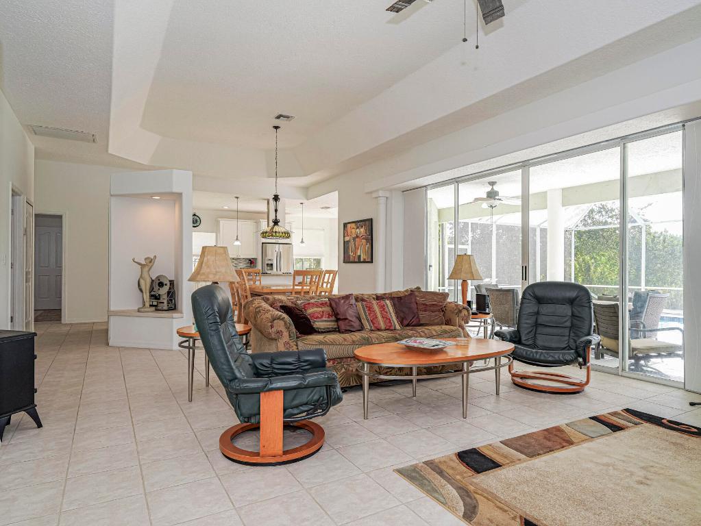 6112 SW Banks Street