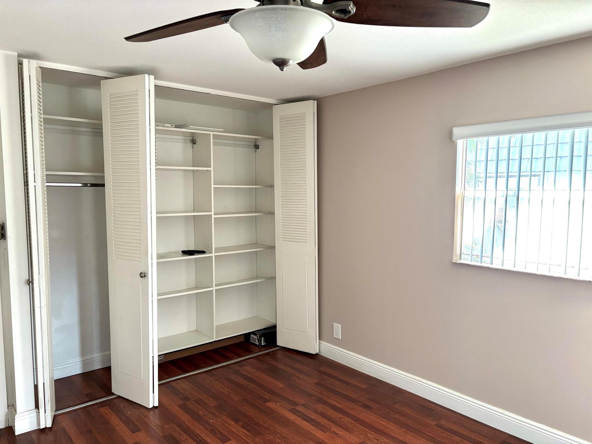 KINGS POINT VALENCIA COND - Residential Lease