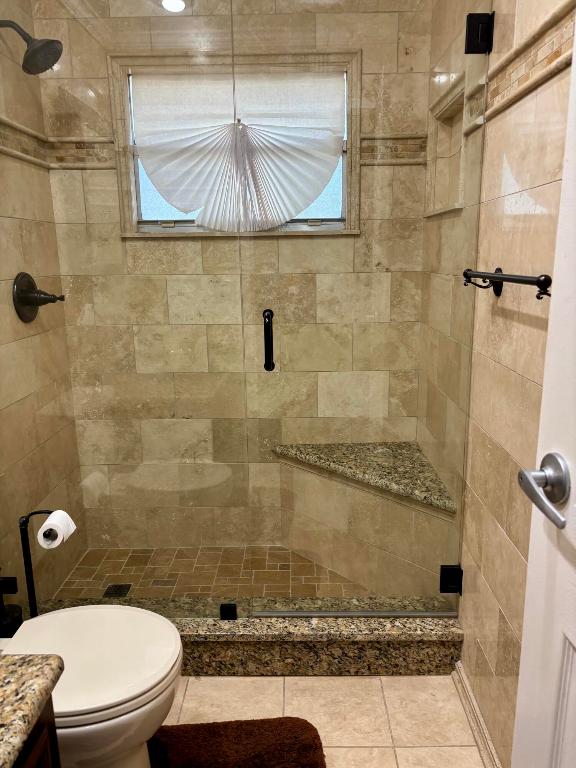 KINGS POINT VALENCIA CONDOS - Residential Lease