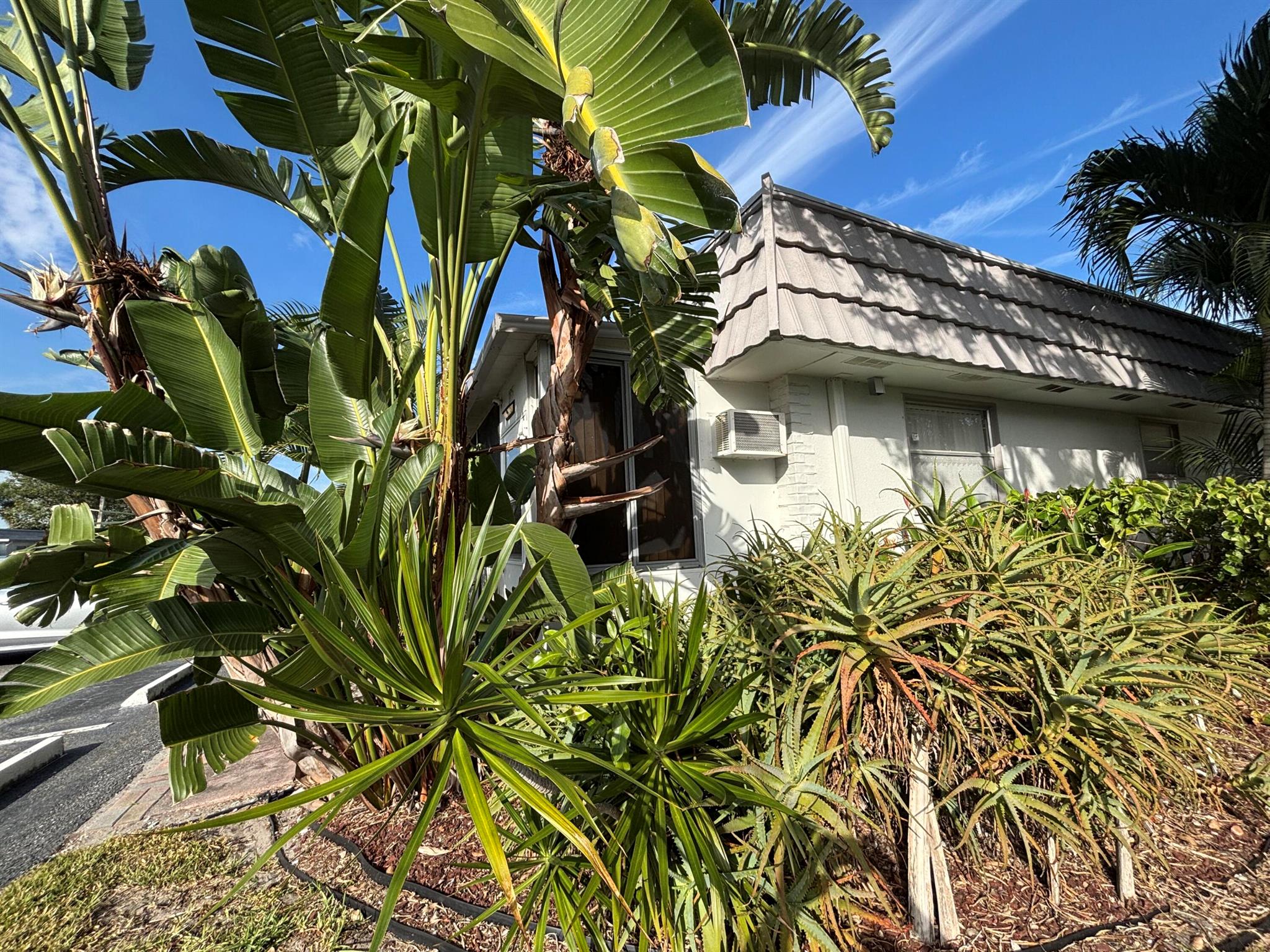 KINGS POINT VALENCIA COND - Residential Lease