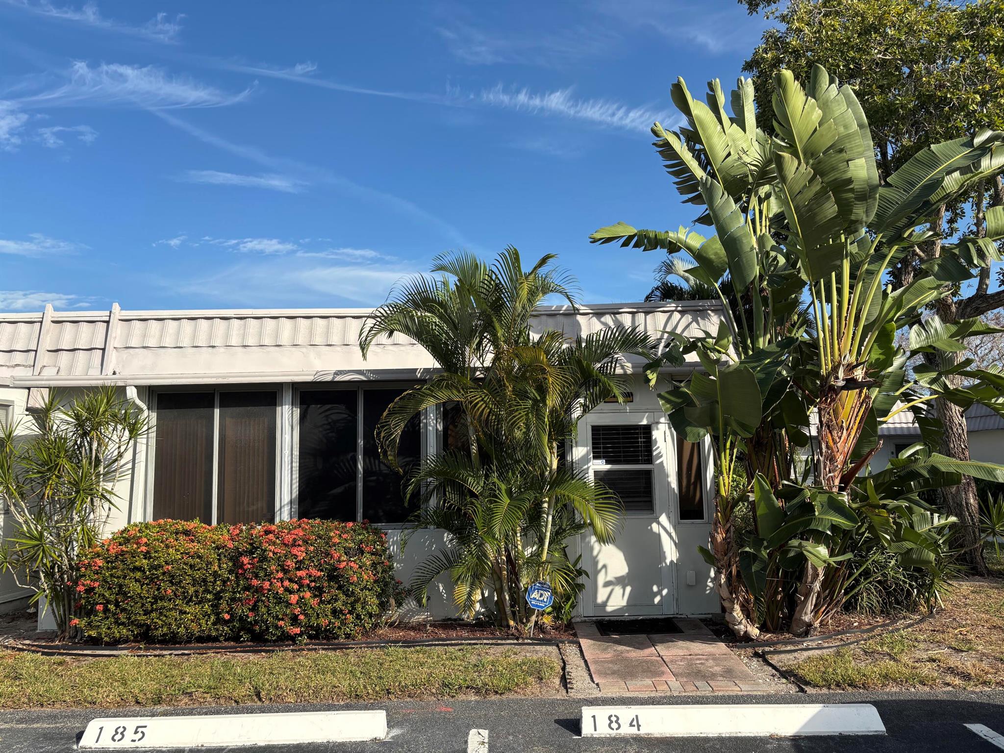 KINGS POINT VALENCIA COND - Residential Lease