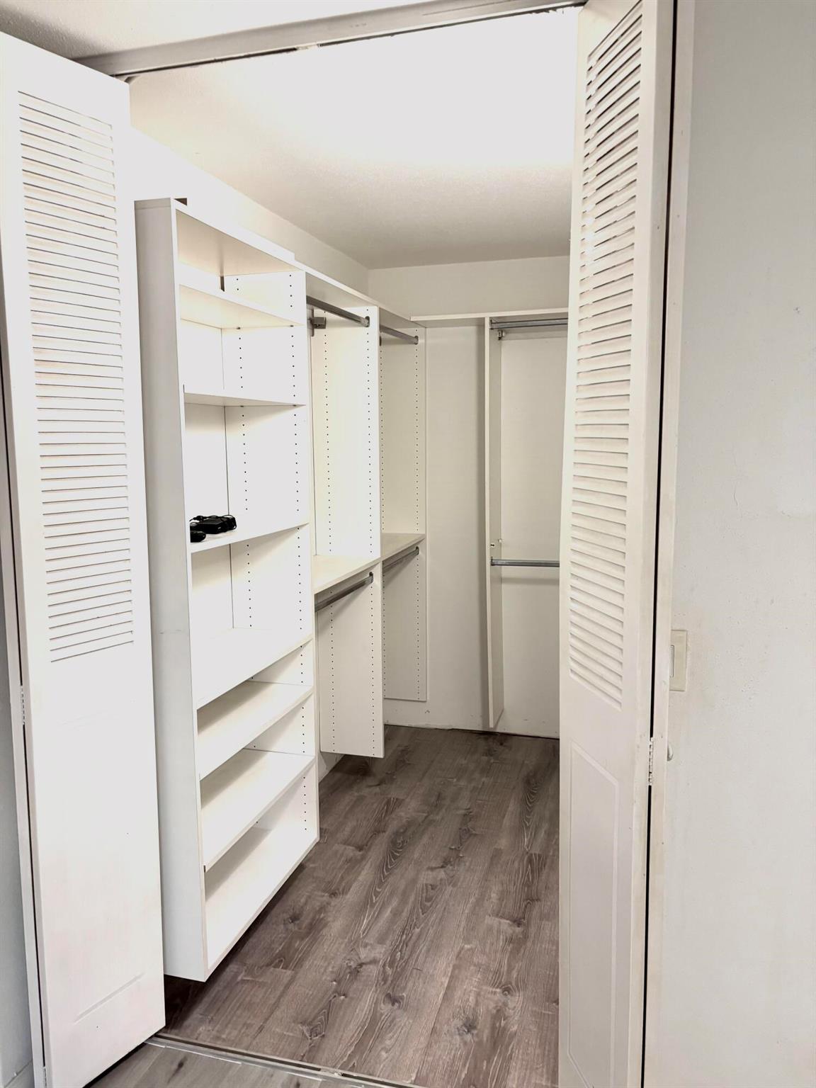 KINGS POINT VALENCIA COND - Residential Lease