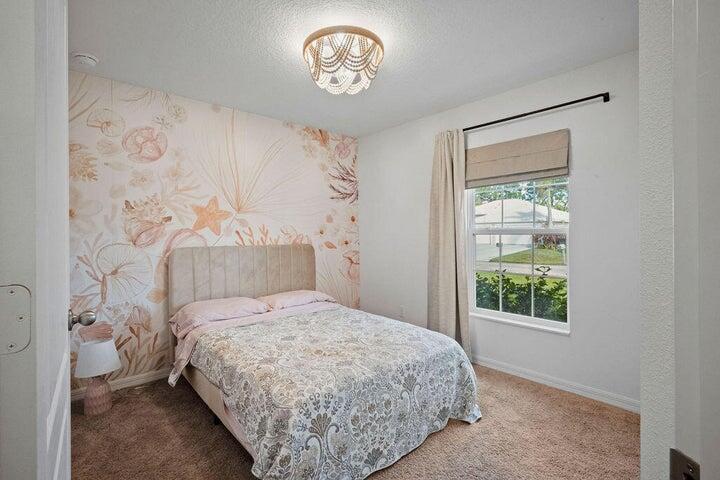 414 SW Dahled Avenue